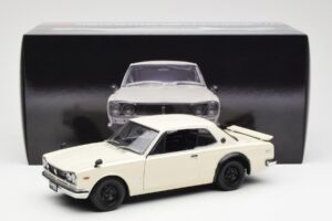 Nissan Skyline 2000 GT-R KPGC110 Blanc Kyosho 1:18 08127W Métal — image 8 sur 8