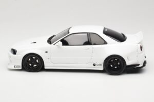 Nissan Skyline GT-R BNR34 by KRC Pearl White Otto 1:18 OT1135 Résine — image 3 sur 6