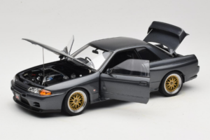 Nissan Skyline GT-R R32 V-Spec II Tuned Gun Grey Metallic AUTOart 1:18 77417 Métal — image 2 sur 8