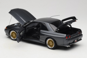 Nissan Skyline GT-R R32 V-Spec II Tuned Gun Grey Metallic AUTOart 1:18 77417 Métal — image 5 sur 8