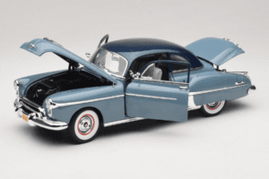 Oldsmobile 88 Bleu Grease Auto World 1:18 AWSS103/06 Métal — image 2 sur 8