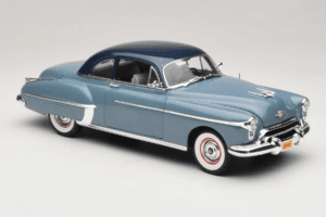 Oldsmobile 88 Bleu Grease Auto World 1:18 AWSS103/06 Métal — image 6 sur 8