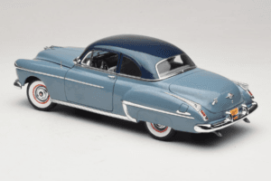 Oldsmobile 88 Bleu Grease Auto World 1:18 AWSS103/06 Métal — image 7 sur 8
