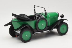 Opel 4 PS Laubfrosch Vert MCG 1:18 MCG18050 Métal — image 2 sur 6