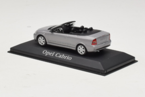 Opel Astra G Cabriolet Grey Metallic Minichamps 1:43 ASTRA001 Métal — image 3 sur 4