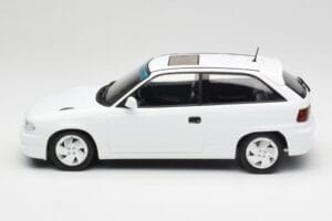 Opel Astra F GSi Blanc Casablanca Norev 1:18 183673 Métal — image 3 sur 6