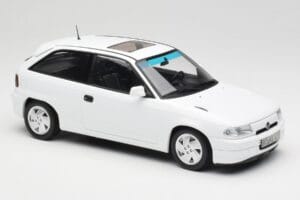 Opel Astra F GSi Blanc Casablanca Norev 1:18 183673 Métal — image 4 sur 6