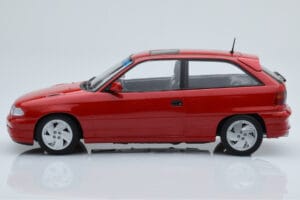 Opel Astra F GSi Rouge Norev 1:18 183672 Métal — image 3 sur 6
