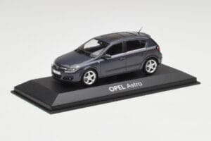 Opel Astra H Bleu Foncé Minichamps 1:43 B24910027-A1 Métal — image 2 sur 4