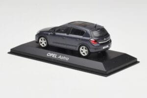 Opel Astra H Gris Minichamps 1:43 B24910027A Métal — image 3 sur 4