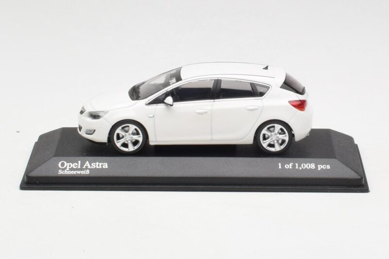 Opel Astra J Blanc Minichamps 1:43 400049001 Métal