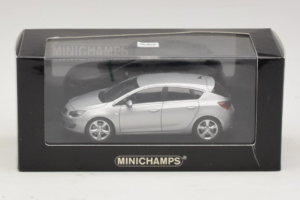 Opel Astra J Argent Minichamps 1:43 400049000 Métal — image 4 sur 4
