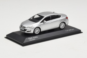 Opel Astra J Argent Minichamps 1:43 410042000 Métal — image 2 sur 5