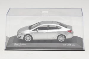 Opel Astra J Argent Minichamps 1:43 410042000 Métal — image 4 sur 5