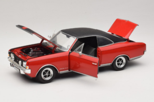 Opel Commodore GS/E Rouge Revell 1:18 8826 Métal — image 2 sur 8