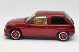 Opel Corsa A Custom Rouge MCG 1:18 MCG18433 Métal — image 3 sur 6