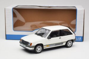 Opel Corsa A Sprint Blanc MCG 1:18 MCG18432 Métal — image 6 sur 6