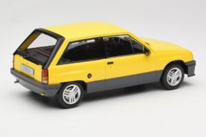 Opel Corsa A SR Jaune MCG 1:18 MCG18431 Métal — image 2 sur 6