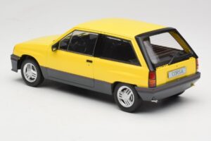 Opel Corsa A SR Jaune MCG 1:18 MCG18431 Métal — image 5 sur 6