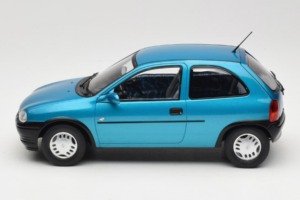 Opel Corsa B Blue Metallic MCG 1:18 MCG18514 Métal — image 3 sur 6
