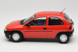 Opel Corsa B Rouge MCG 1:18 MCG18513 Métal — image 3 sur 6