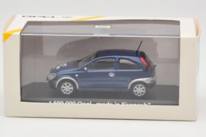 Opel Corsa C 1.5M Made in Eisenach Minichamps 1:43 OPEL003 Métal — image 4 sur 4