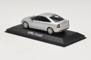 Opel Coupe Bertone Argent Minichamps 1:43 B24910027 Métal — image 3 sur 4