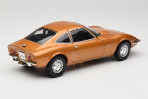Opel GT Or Minichamps 1:18 180049025 Métal — image 3 sur 8