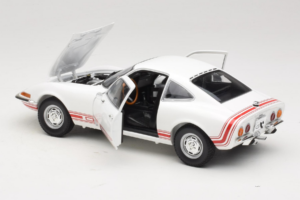 Opel GT Blanc Minichamps 1:18 180049027 Métal — image 5 sur 8