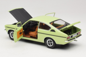 Opel Kadett C SR Vert Minichamps 1:18 180045625 Métal — image 5 sur 8