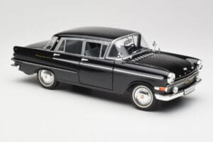Opel Kapitan P1 Noir Revell 1:18 08822 Métal — image 6 sur 8