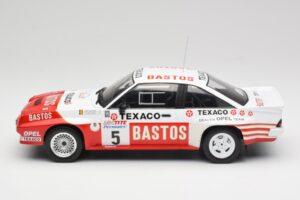 Opel Manta 400 #5 G. Colsoul Rally Ypres 1985 IXO 1:18 18RMC134 Métal — image 3 sur 6
