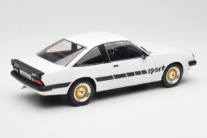 Opel Manta B Sport Blanc MCG 1:18 MCG18237 Métal — image 2 sur 6