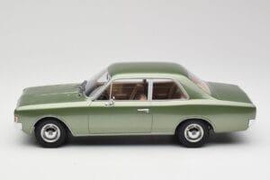 Opel Rekord C Green Metallic Minichamps 1:18 107047000 Résine — image 3 sur 6