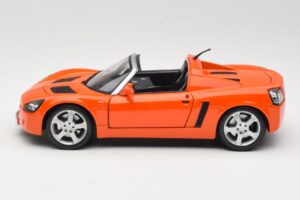 Opel Speedster Orange Maisto 1:18 31615 Métal — image 4 sur 8