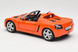 Opel Speedster Orange Maisto 1:18 31615 Métal — image 7 sur 8