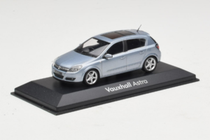Opel Astra H Blue Metallic Minichamps 1:43 ASTRA004 Métal — image 2 sur 4