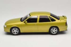 Opel Vectra A 2000 16V Jaune MCG 1:18 MCG18463 Métal — image 3 sur 6