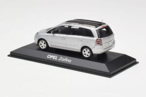 Opel Zafira B Argent Minichamps 1:43 1799109 Métal — image 3 sur 4