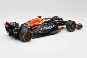 Oracle Red Bull Racing RB19 #1 M. Verstappen Winner Italian GP 2023 Minichamps 1:18 110231501 Métal — image 2 sur 6