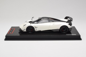 Pagani Huayra BC White Metallic Yy Model 1:18 REMC025 Résine