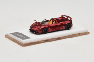 Pagani Huayra Roadster Tricolore Rouge Henson & Heaven 1:64 PHRTR01 Métal — image 2 sur 7