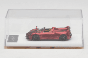 Pagani Huayra Roadster Tricolore Rouge Henson & Heaven 1:64 PHRTR01 Métal — image 6 sur 7