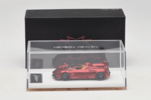 Pagani Huayra Roadster Tricolore Rouge Henson & Heaven 1:64 PHRTR01 Métal — image 7 sur 7
