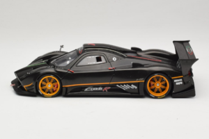 Pagani Zonda R Revolucion Carbon Fiber AUTOart 1:18 78261 Métal — image 4 sur 8