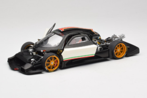Pagani Zonda R Revolucion Blanc AUTOart 1:18 78262 Métal — image 2 sur 8