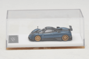 Pagani Zonda Tricolore Exposed Carbon Bleu Henson & Heaven 1:64 PZTECB01 Métal — image 6 sur 7