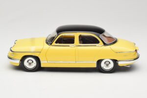 Panhard PL17 Jaune Solido 1:18 8173 Métal — image 4 sur 8