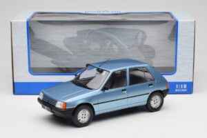 Peugeot 205 Bleu MCG 1:18 MCG18491 Métal — image 6 sur 6