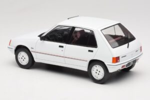 Peugeot 205 Blanc MCG 1:18 MCG18493 Métal — image 5 sur 6